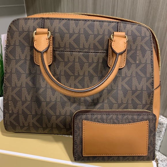 Michael Kors Purse and Wallet Bundle - Picture 5 of 6